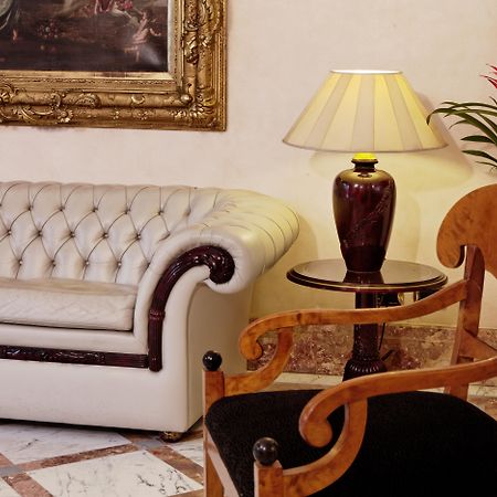 Hotel Capitol Milano Esterno foto