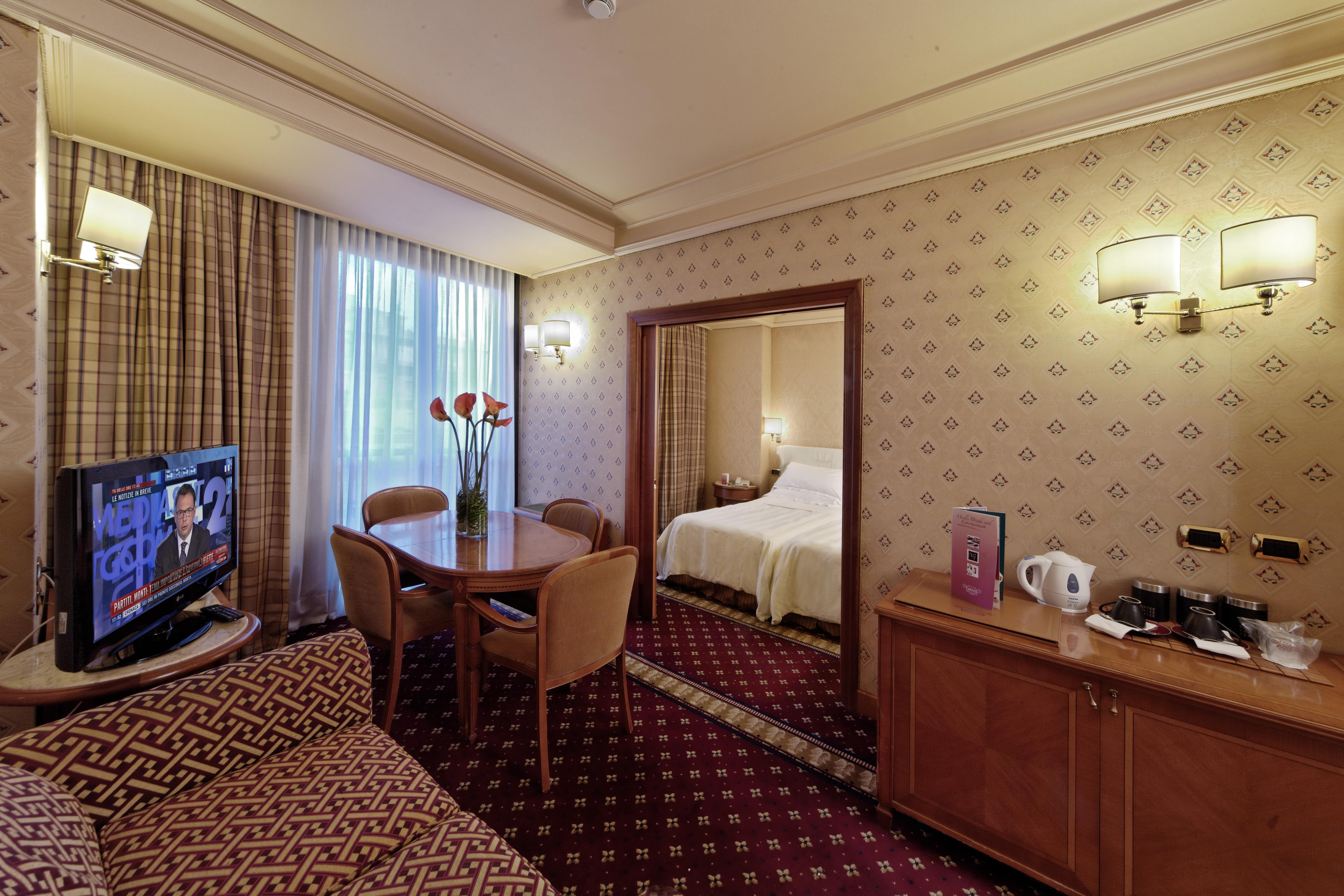 Hotel Capitol Milano Esterno foto