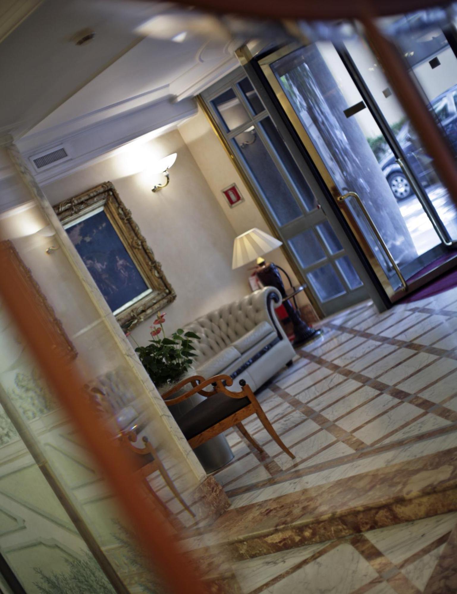 Hotel Capitol Milano Esterno foto