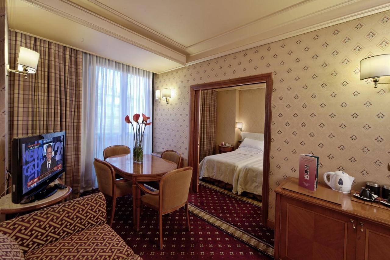 Hotel Capitol Milano Esterno foto